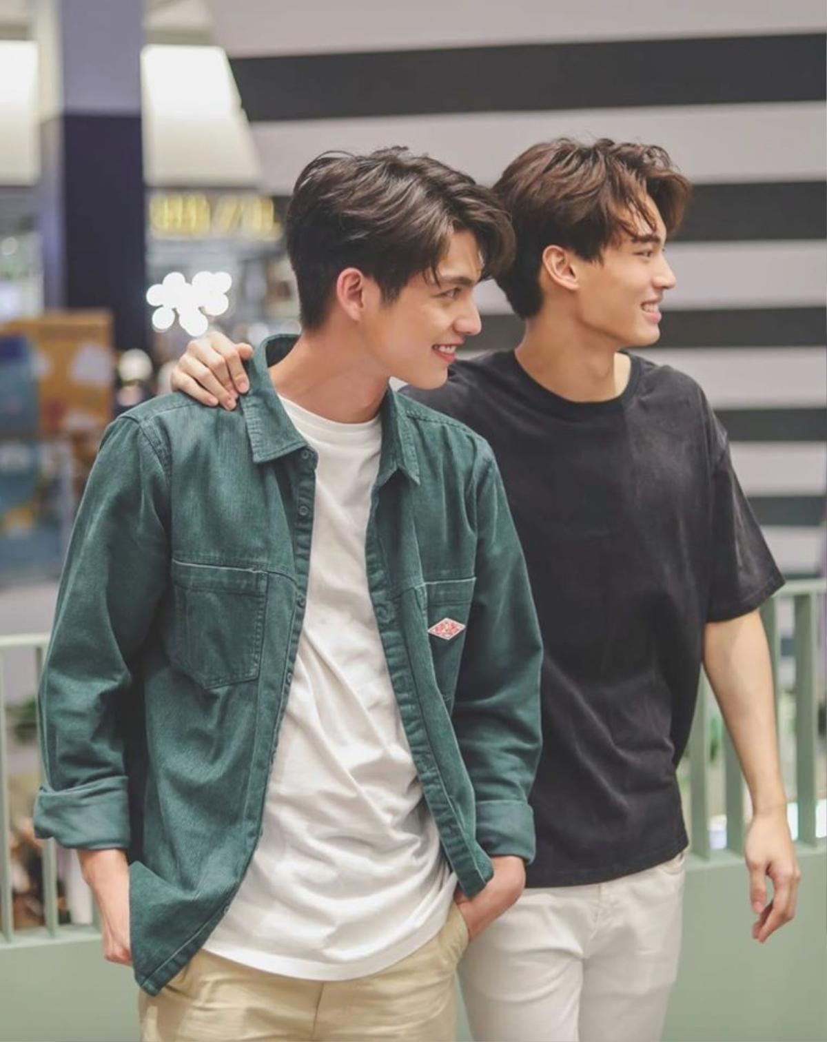 Bạn gái đã bỏ theo dõi Bright Vachirawit trên Instagram, nghi vấn chia tay sau nhiều ồn ào với fan phim đam mỹ '2gether The Series' Ảnh 1