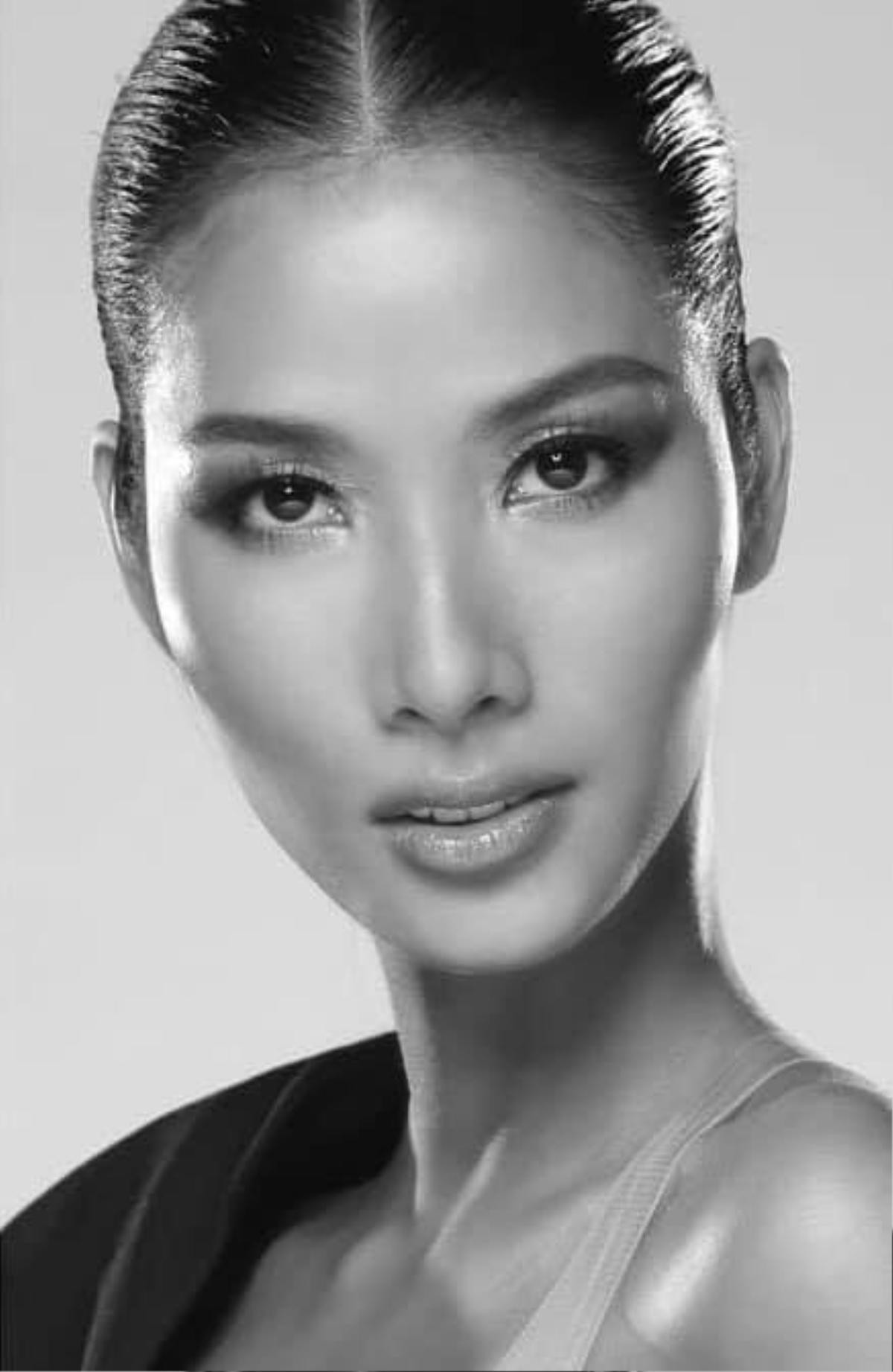 Fan luyến tiếc ngắm Hoàng Thùy tại Miss Universe, H'Hen Niê đẹp sắc sảo ngày trở lại Ảnh 1