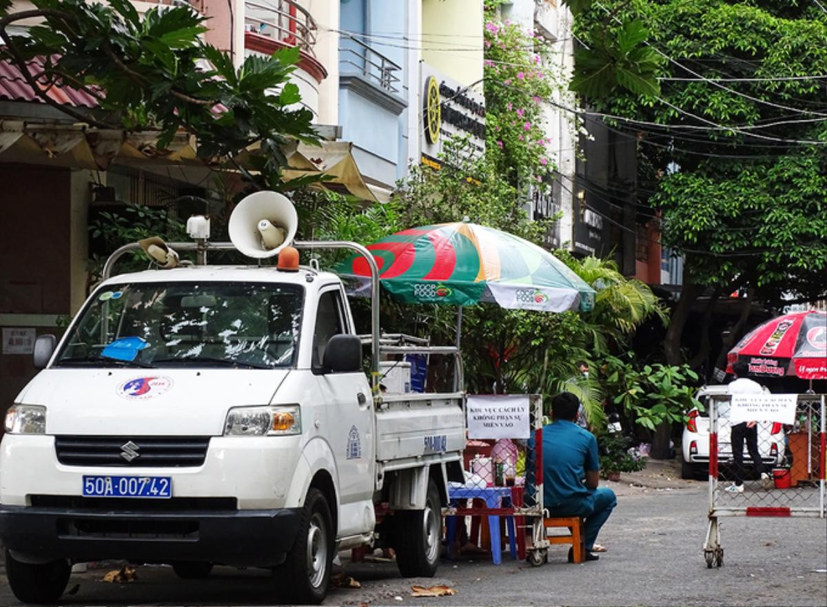 TP. HCM phong tỏa lô chung cư do bệnh nhân COVID-19 tái dương tính Ảnh 1