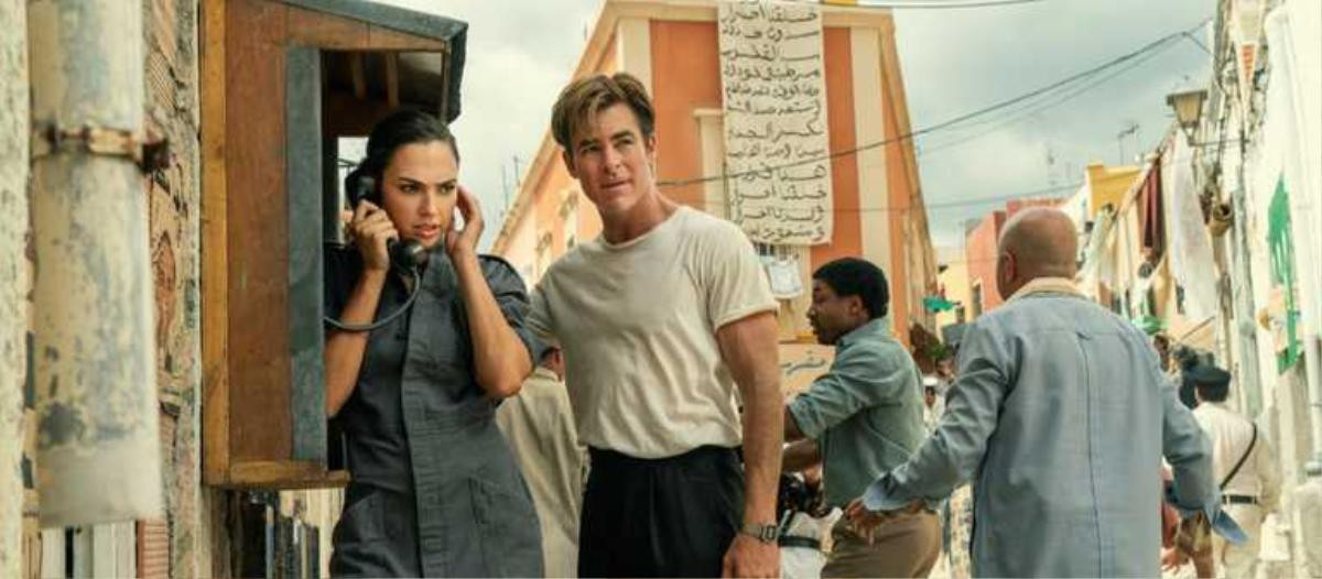 'Wonder Woman 1984': Rò rỉ bức ảnh của Diana Prince và Steve Trevor trong những năm 80 Ảnh 5