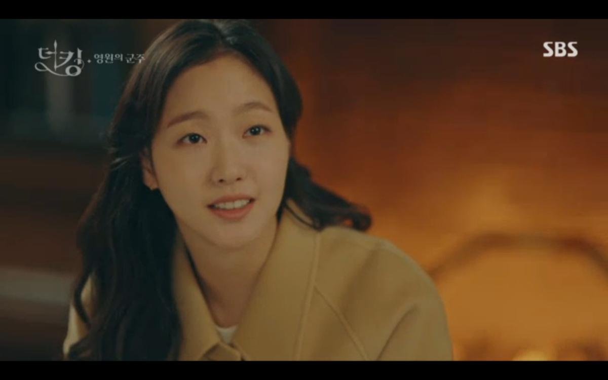 'Quân vương bất diệt' tập 5: Kim Go Eun đụng độ hôn phu của Lee Min Ho, tam giác tình yêu bắt đầu? Ảnh 9