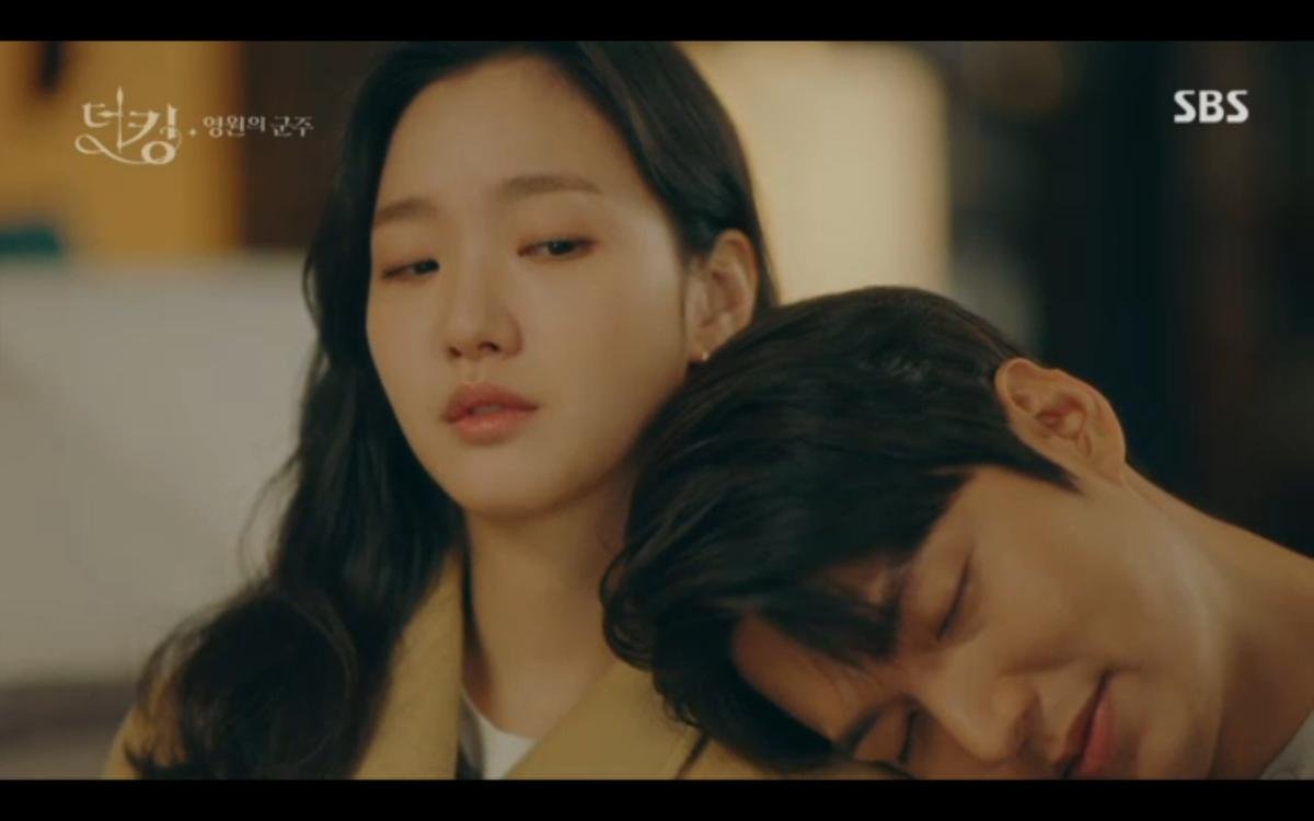 'Quân vương bất diệt' tập 5: Kim Go Eun đụng độ hôn phu của Lee Min Ho, tam giác tình yêu bắt đầu? Ảnh 13