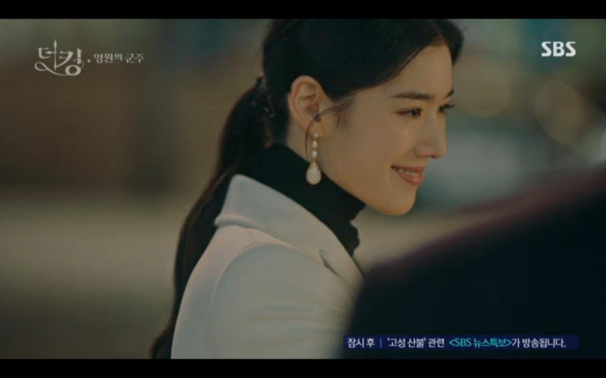 'Quân vương bất diệt' tập 5: Kim Go Eun đụng độ hôn phu của Lee Min Ho, tam giác tình yêu bắt đầu? Ảnh 34