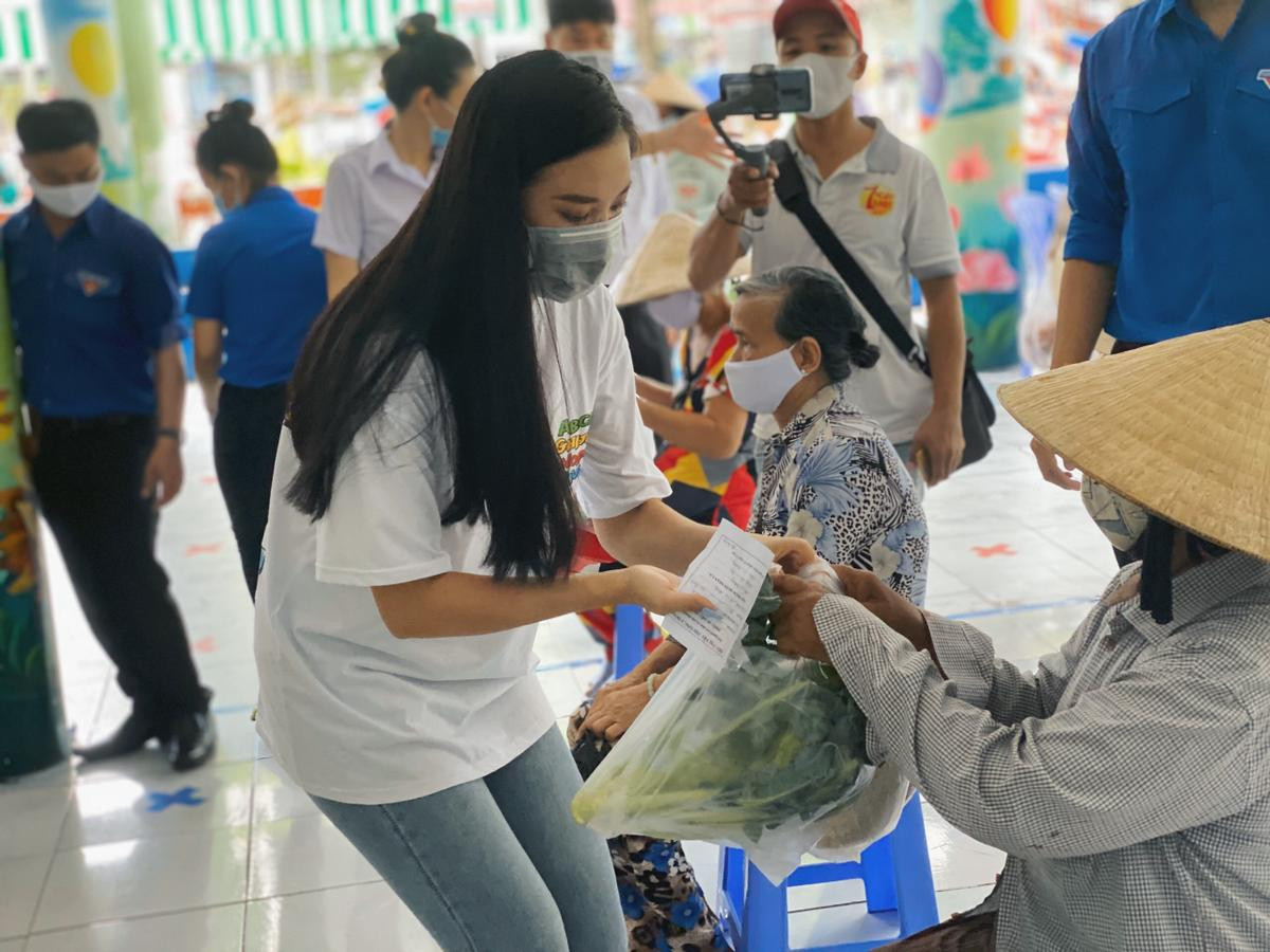 Á hậu Kim Duyên bàng hoàng vì 'tăng nhẹ' 10 cân, giảm béo gấp để không thành 'cô bé đô con' Ảnh 3