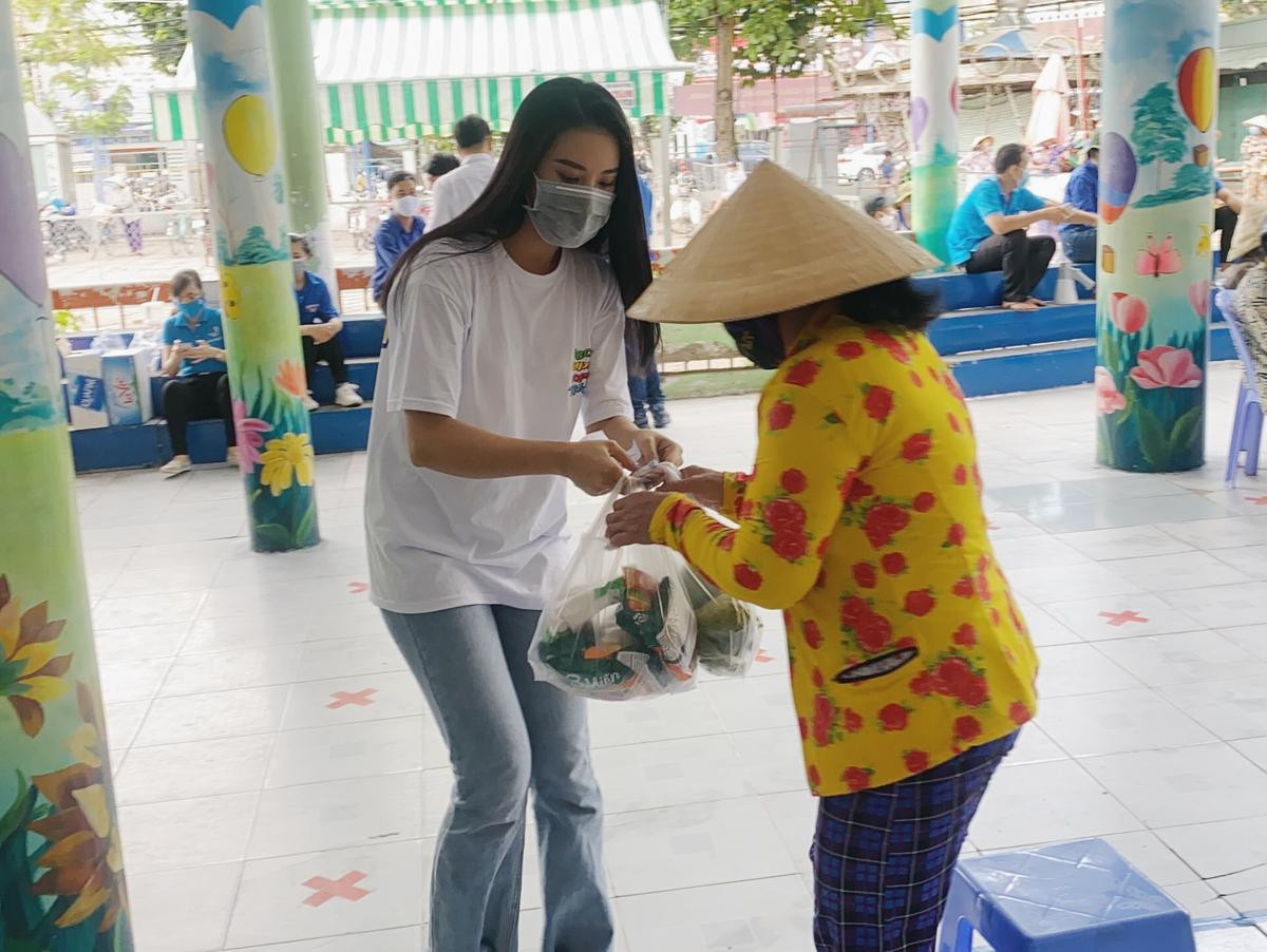 Á hậu Kim Duyên bàng hoàng vì 'tăng nhẹ' 10 cân, giảm béo gấp để không thành 'cô bé đô con' Ảnh 1