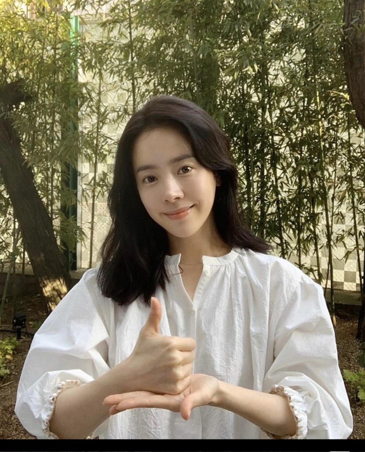 Gần 40 tuổi, Song Hye Kyo - Han Ji Min vẫn 'ăn đứt' nhan sắc Yoona và Suzy: Tham gia thử thách #ThankstoYouChallenge Ảnh 1