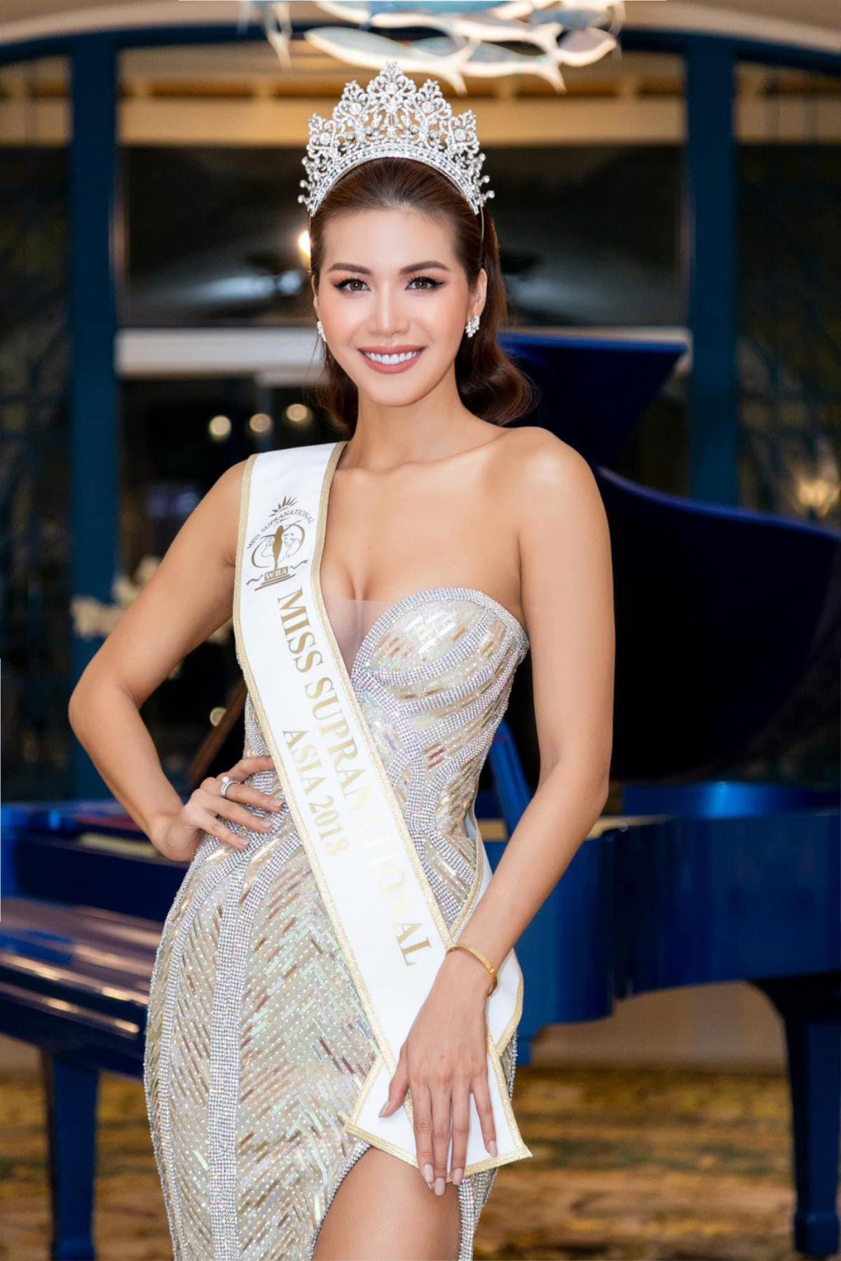 Minh Tú - Hoài Sa nhường đối thủ váy xịn, Hoàng Thùy nổi danh 'tốt bụng nhất Miss Universe' Ảnh 1