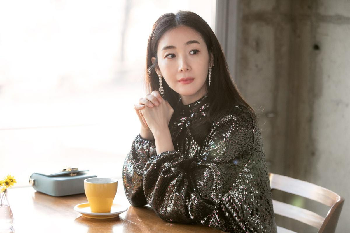 Choi Ji Woo sinh con gái đầu lòng ở tuổi 46 sớm hơn dự kiến, YG xác nhận: 'Mẹ tròn con vuông' Ảnh 5