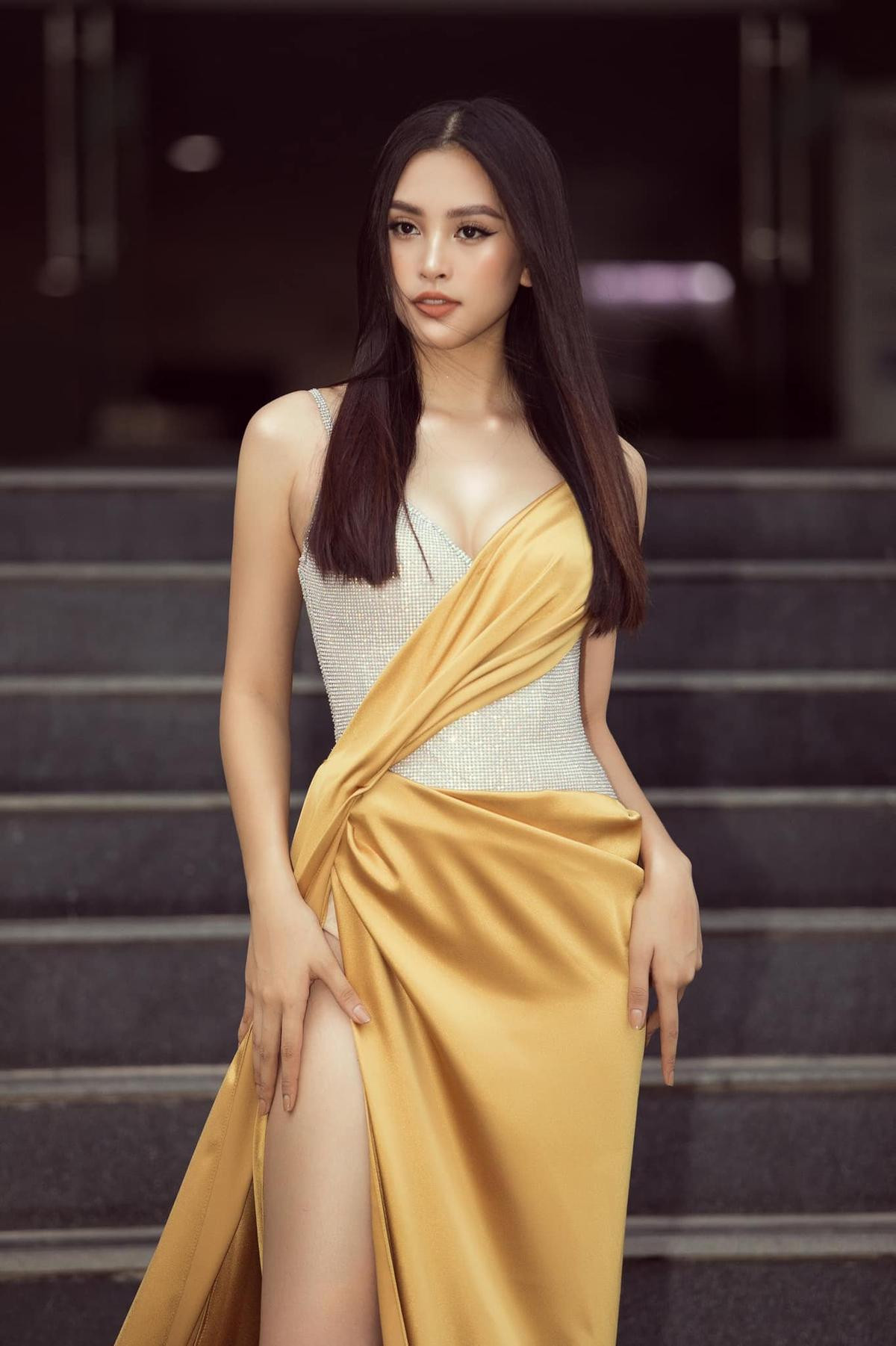 Võ Hoàng Yến bấn loạn vì Tiểu Vy đẹp trong trẻo, body chuẩn: 'Em phải thi Miss Universe' Ảnh 8