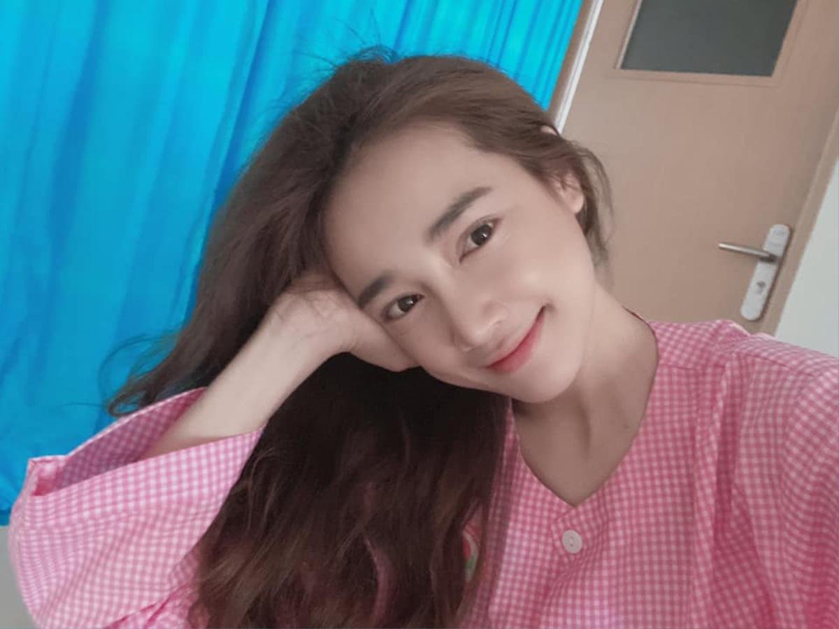 Nhã Phương tiếp tục gây thương nhớ với loạt ảnh selfie khoe nhan sắc xinh đẹp Ảnh 3