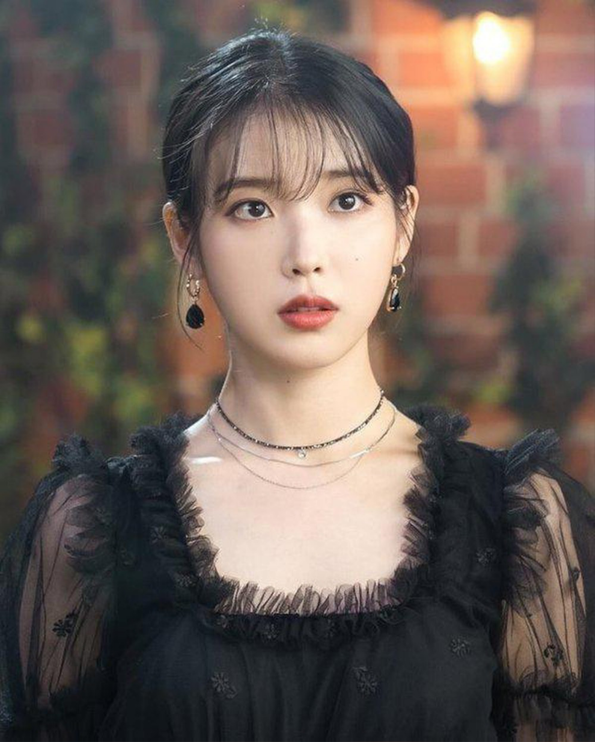 IU - Từ cô ca sĩ vạn người mê đến nữ diễn viên được đề cử ngang hàng với Son Ye Jin Ảnh 12