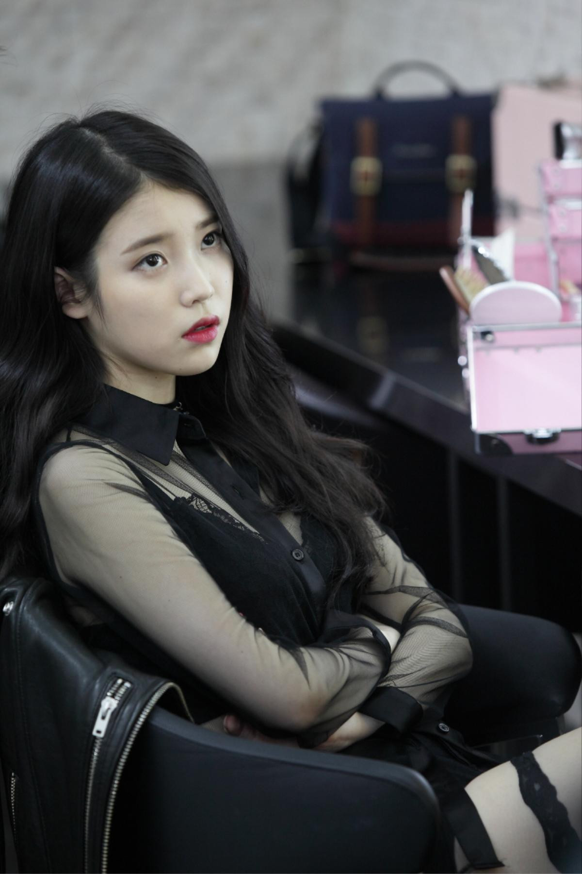 IU - Từ cô ca sĩ vạn người mê đến nữ diễn viên được đề cử ngang hàng với Son Ye Jin Ảnh 9