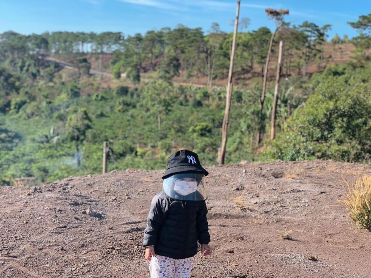 'Em bé phượt thủ' vượt gần 400 km du lịch cùng bố mẹ 'đốn tim' dân mạng vì vẻ đáng yêu khó cưỡng Ảnh 7