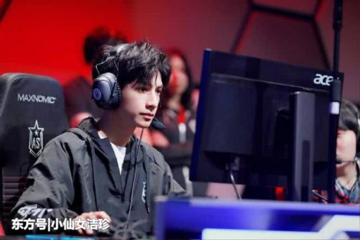 Tạo hình nam thần eSports của sao nam Hoa ngữ: Dương Dương - Lý Hiện thành công hơn, Vương Nhất Bác 'gom' thêm fans Ảnh 15