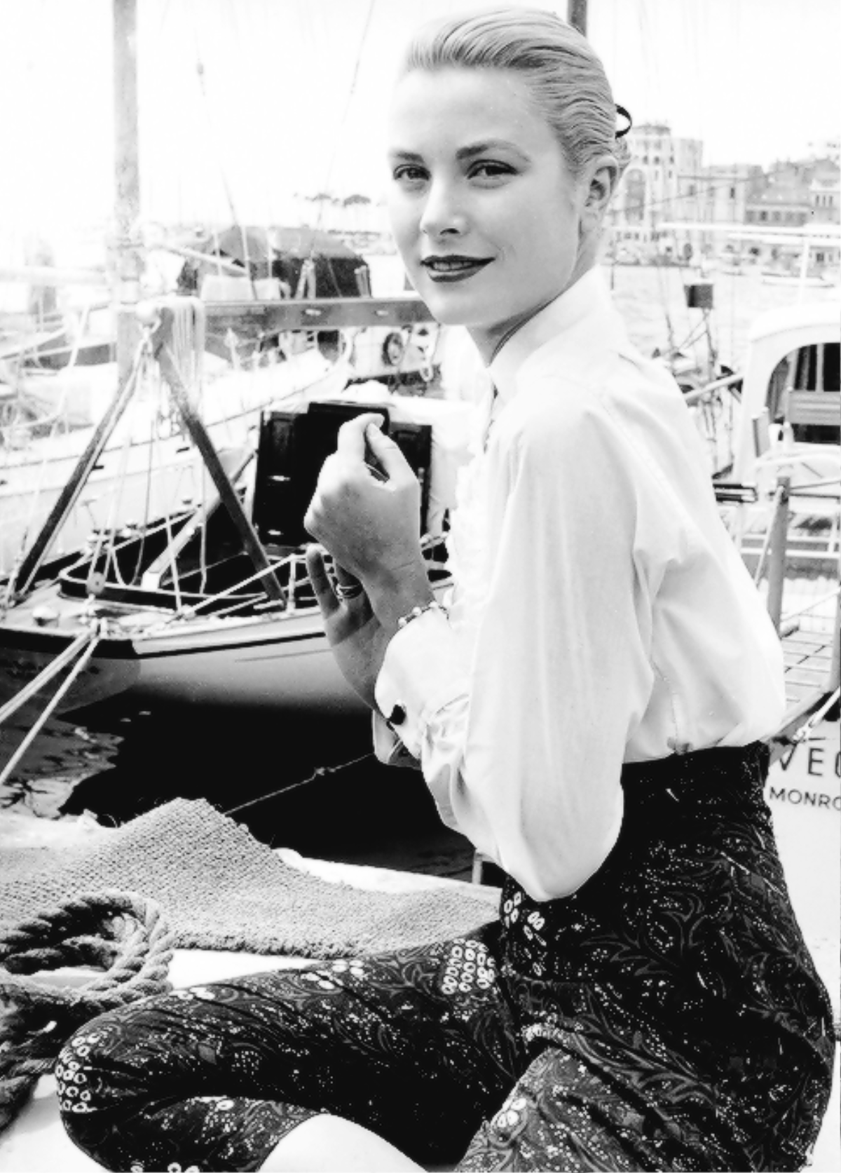 Biểu tượng sắc đẹp vĩnh cửu Công nương Diana, Grace Kelly từng khiến thảm đỏ Cannes chao đảo Ảnh 1