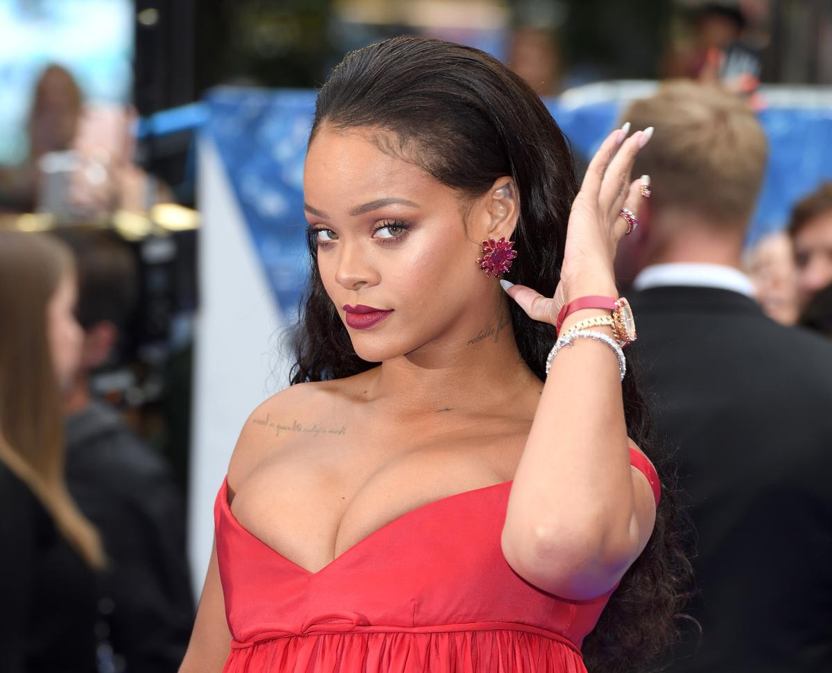 Fan chóng mặt với màn 'lật kèo phút chót' của Rihanna: Một đằng hứa hẹn hoàn thành R9, một nẻo phát ngôn 'Tôi lỡ đánh mất nó rồi' Ảnh 2