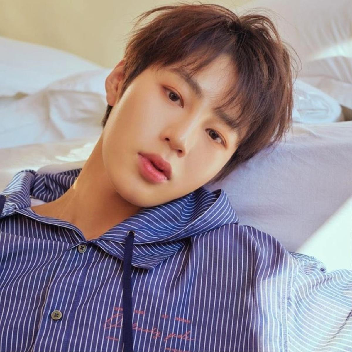 Ha Sungwoon tung thính comeback, là màn tái ngộ 'bất phân thắng bại' với nhiều cựu thành viên Wanna One trên đường đua Kpop tháng 6 Ảnh 4