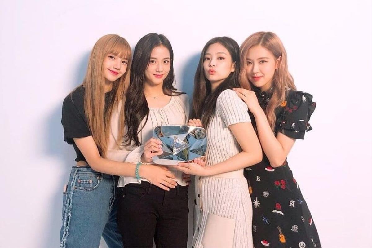 Blink 'dở khóc dở cười' khi YG thông báo cho BlackPink chính thức lấn sân… Youtuber! Ảnh 4