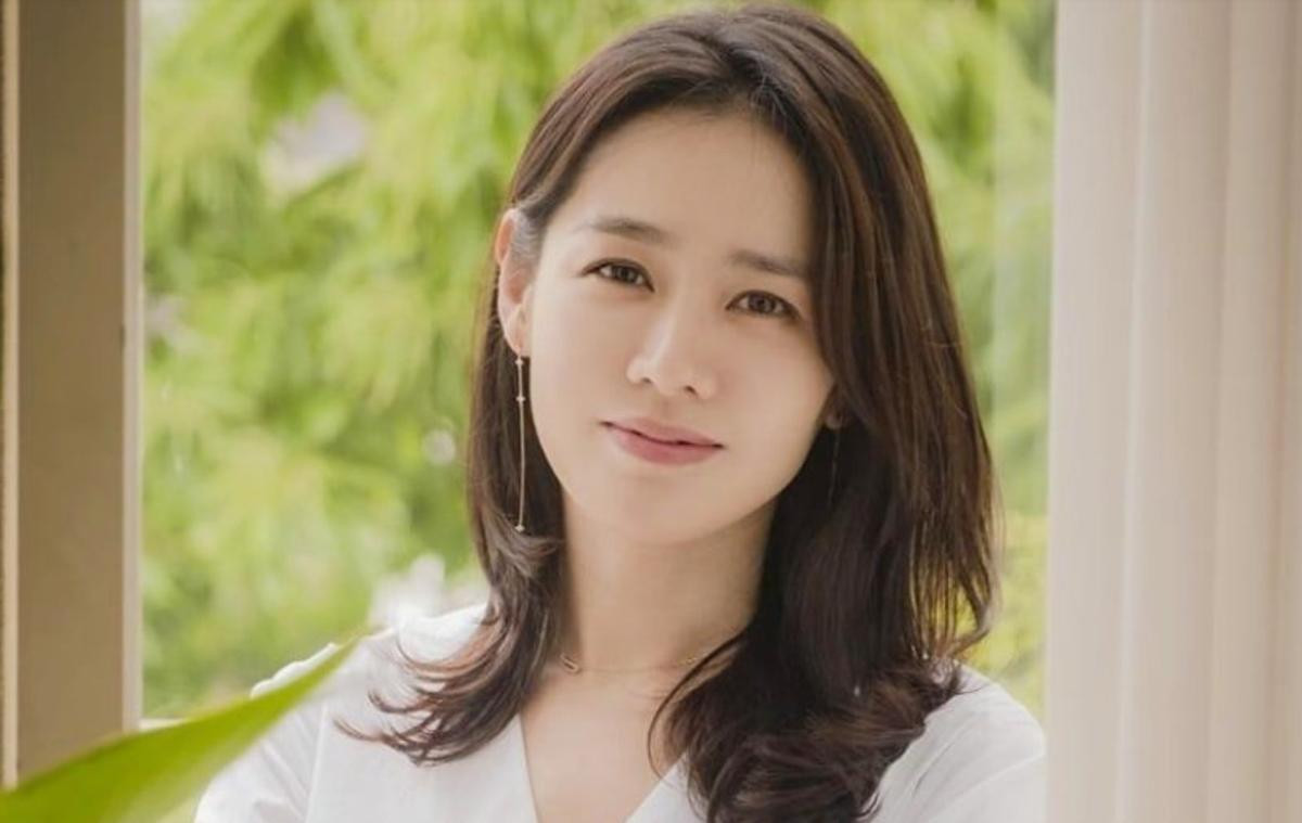 'Vượt mặt' Song Hye Kyo, Son Ye Jin được Knet bình chọn là 'Ngôi sao luôn xinh đẹp từ khi còn trẻ' Ảnh 6