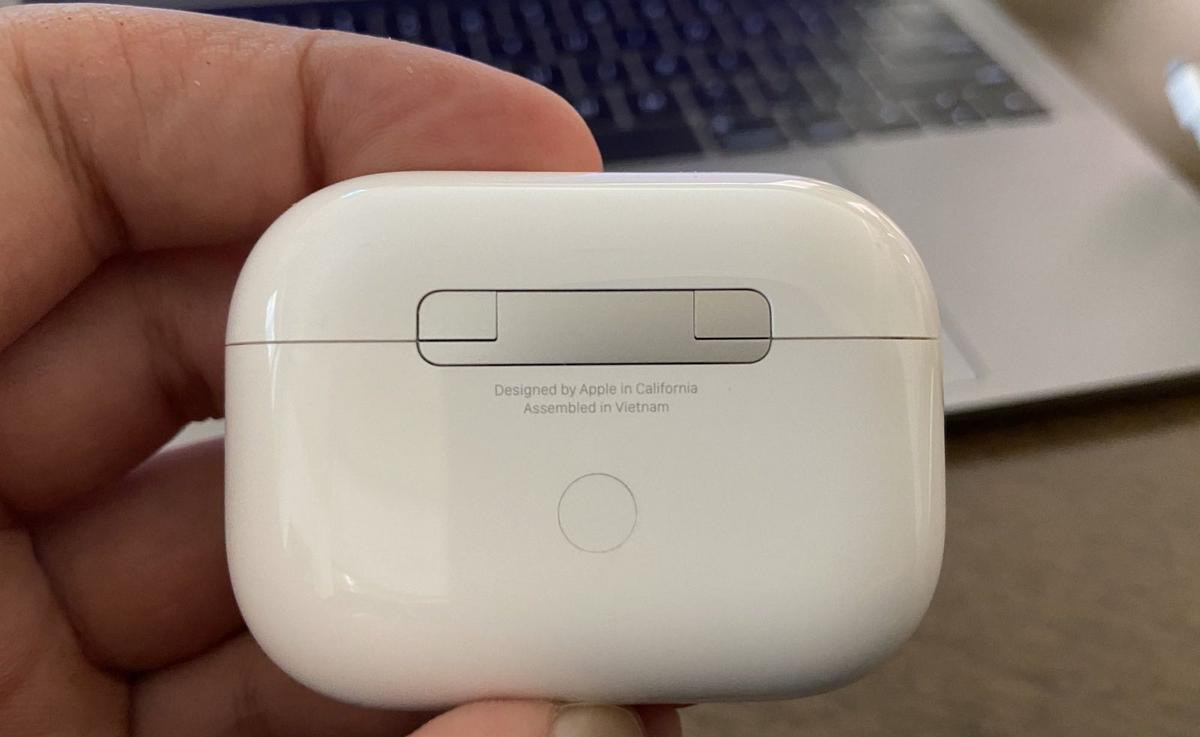 Xuất hiện hình ảnh đầu tiên của AirPods Pro được sản xuất ở Việt Nam Ảnh 1