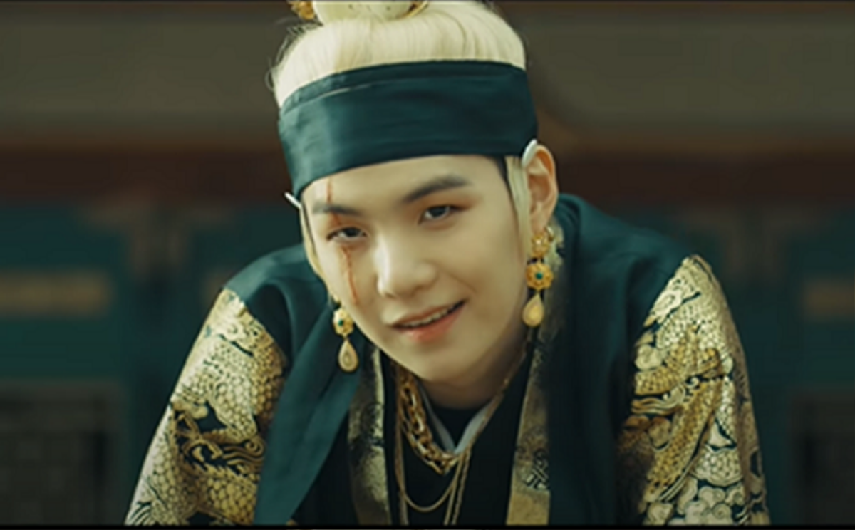 Suga (BTS) lập 4 kỉ lục siêu đỉnh với 'Daechwita', nói về hai 'cái tôi' Suga và Agust D: Tuy một mà hai, tuy hai mà một Ảnh 2