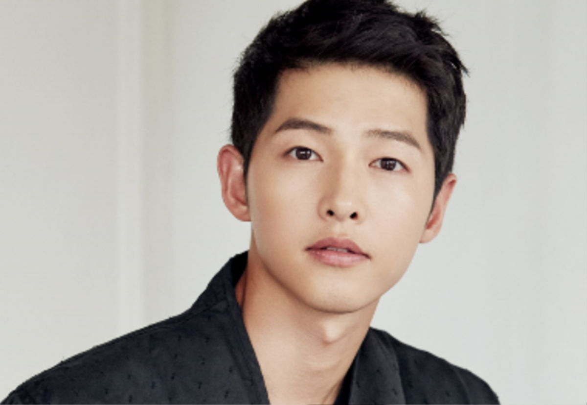 Những bí mật động trời: Song Joong Ki từng… ăn trộm socola khi tại ngũ, Park Seo Joon cực thích làm vận động viên bóng chày Ảnh 2