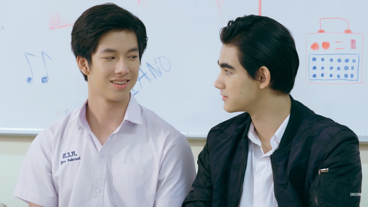 Anh em nhà Sarawat '2gether the series': Đã thích ai thì đeo đuổi đến cùng, trời sập cũng không chịu buông tay Ảnh 16