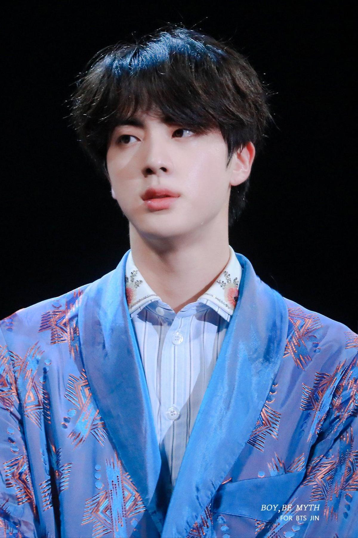 Chỉ livestream 'sương sương' trên Youtube, Jin (BTS) đã làm dậy sóng mạng xã hội Ảnh 7