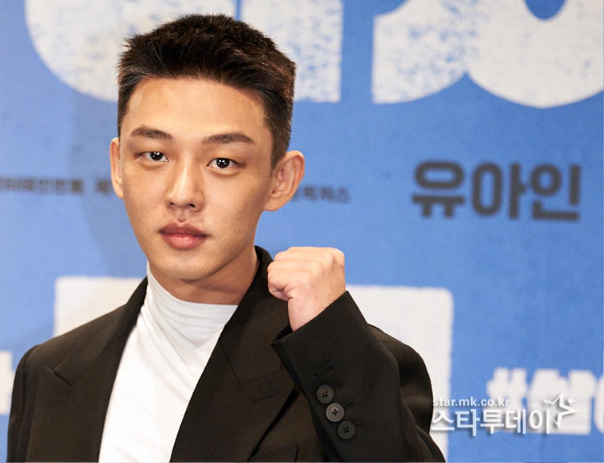 Yoo Ah In tình tứ, nắm chặt tay Park Shin Hye tại họp báo phim zombie '#ALIVE' Ảnh 12