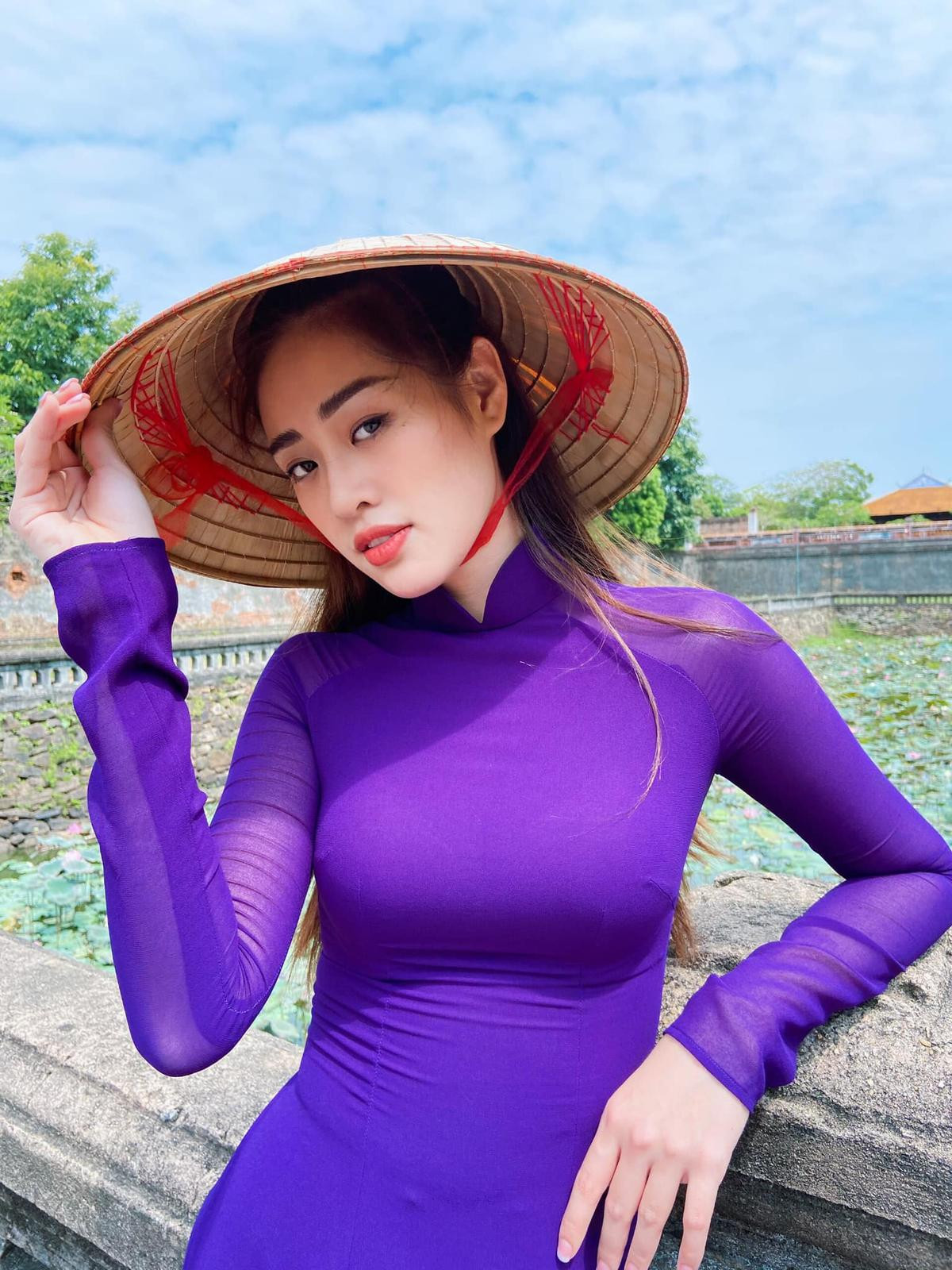 Hoàng Thùy lầy lội đòi cắt tóc đầu đinh, fan phản đối: 'Chị đẹp nhất style Miss Universe' Ảnh 4