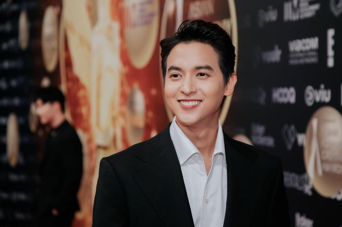 Kỉ niệm 7 năm gia nhập ngành giải trí, 'Hoàng tử Nụ cười' Thái Lan James Jirayu gửi lời cảm ơn tới người hâm mộ Ảnh 1