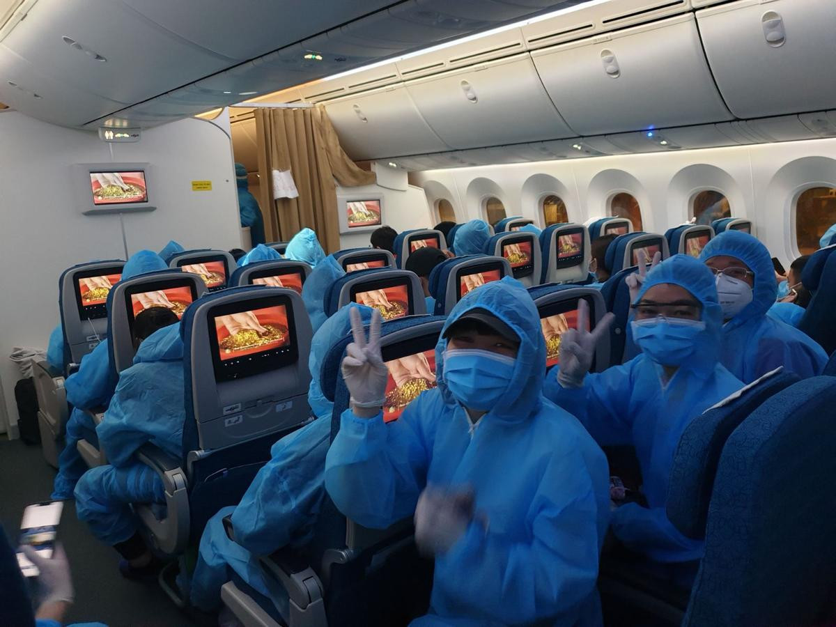 Hành trình khứ hồi vượt gần 16.000 km của Vietnam Airlines đưa gần 340 công dân Việt Nam từ Úc và New Zealand về nước cách ly Ảnh 4