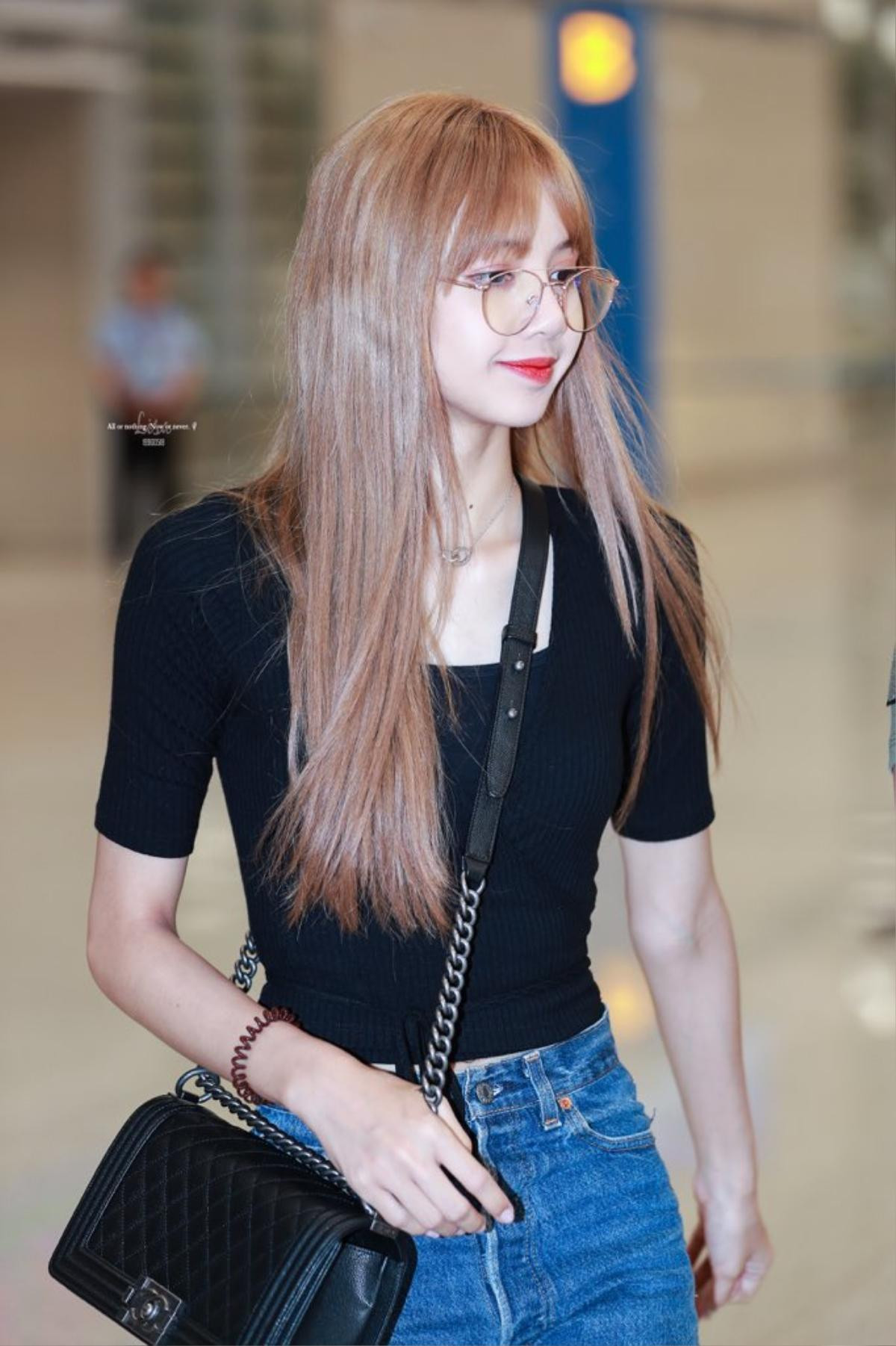 Lisa (Blackpink) bị quản lý lừa đảo 19 tỷ đồng: Vết thương lòng của cô nàng xa xứ! Ảnh 3