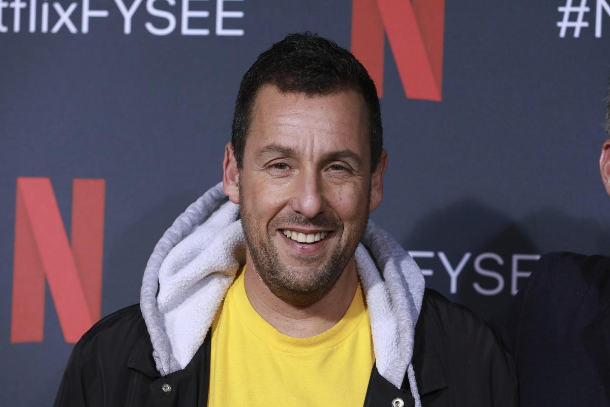 Tại sao phim của Adam Sandler trên Netflix đều thành công, dù chất lượng không tốt? Ảnh 1