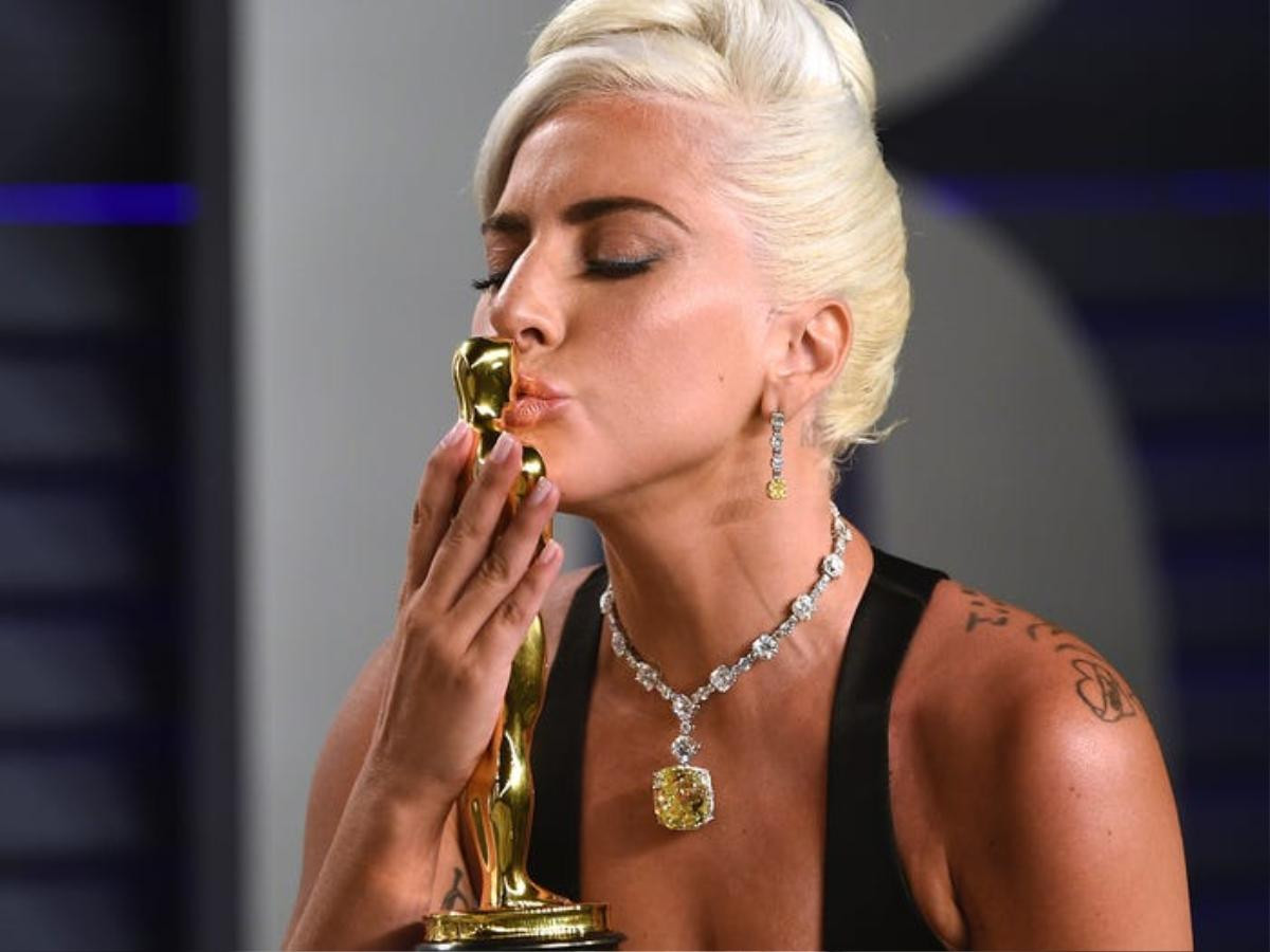 Lady Gaga khổ sở vì đeo vòng kim cương 700 tỷ tới Oscar 2019 Ảnh 2