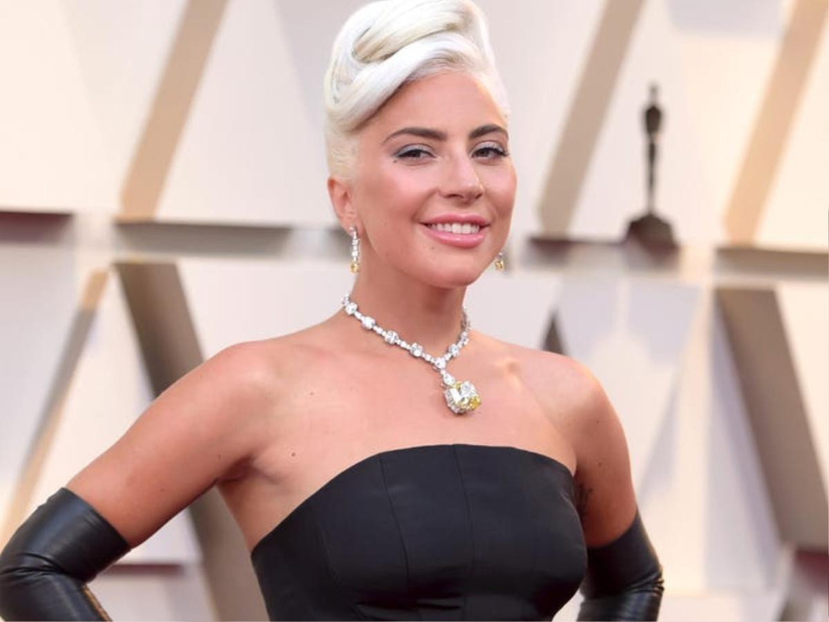 Lady Gaga khổ sở vì đeo vòng kim cương 700 tỷ tới Oscar 2019 Ảnh 1