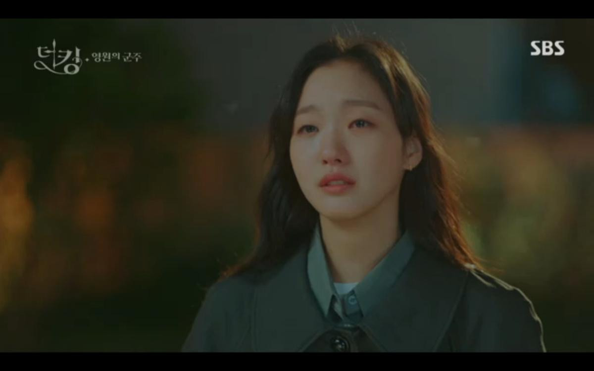 'Quân vương bất diệt' tập 14: Kim Go Eun đau khổ vì Lee Min Ho mắc kẹt ở quá khứ không thể trở về Ảnh 26