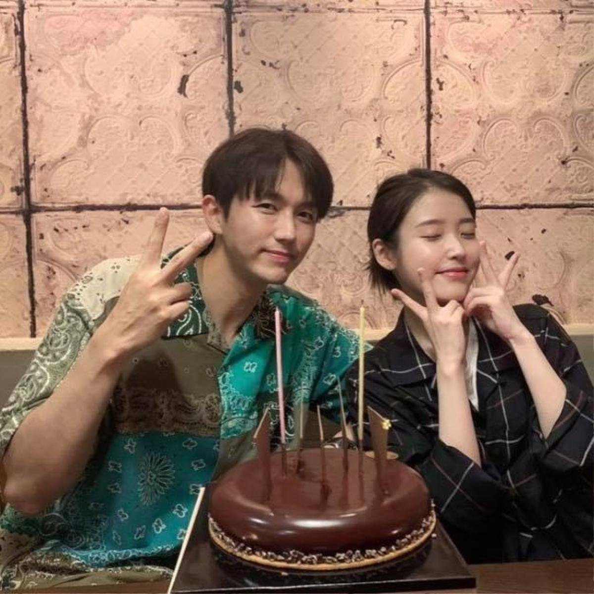 IU tái hợp Taecyeon (2PM), Seulong (2AM) nhân dịp ca khúc Nagging tròn 10 năm tuổi, fan thầm cảm ơn 2 anh chàng vì điều này… Ảnh 2