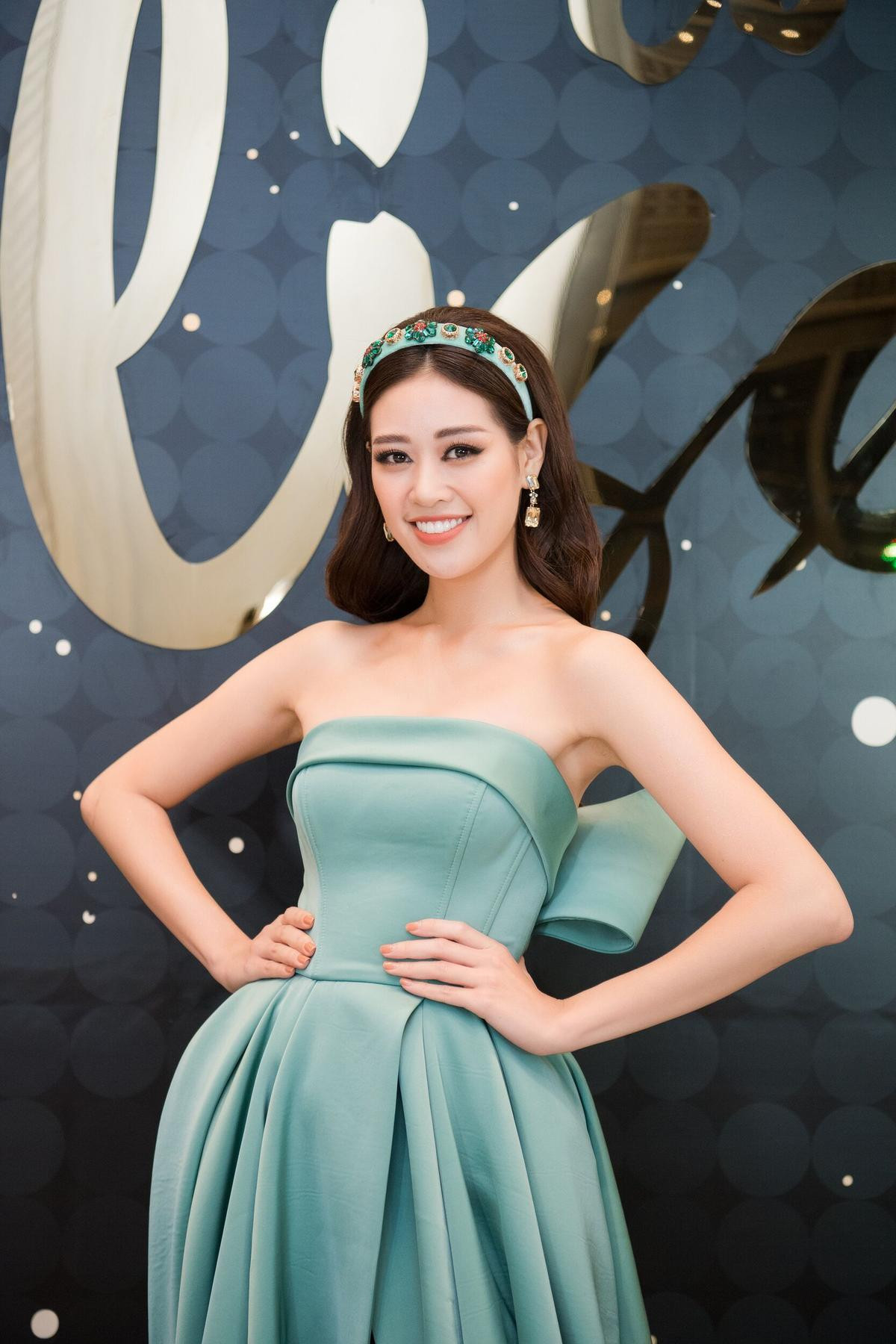 Khánh Vân đẹp 'chuẩn Miss Universe', fan quốc tế dậy sóng: 'Hơn hẳn hoa hậu nước tôi' Ảnh 9