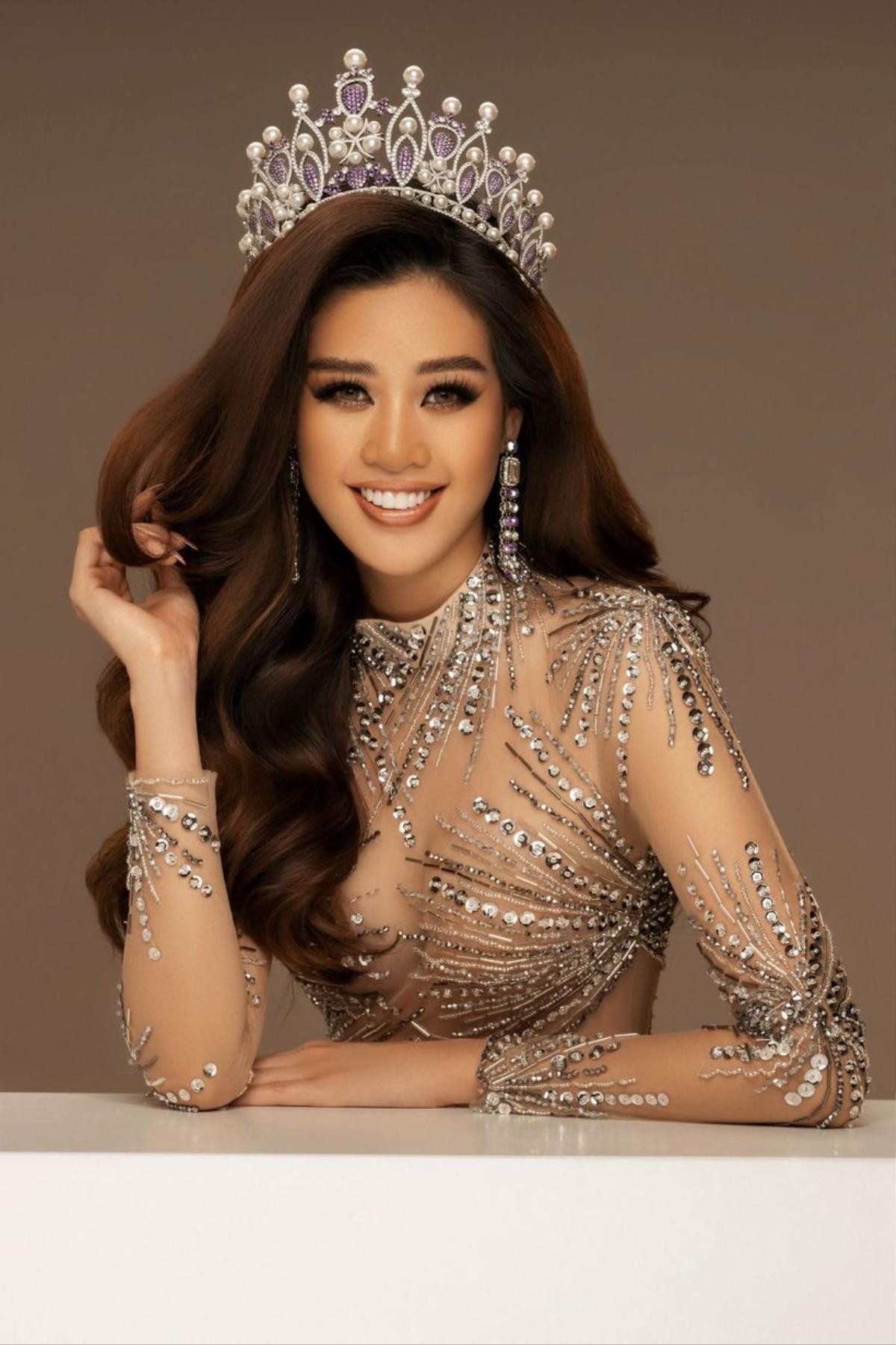 Khánh Vân đẹp 'chuẩn Miss Universe', fan quốc tế dậy sóng: 'Hơn hẳn hoa hậu nước tôi' Ảnh 1