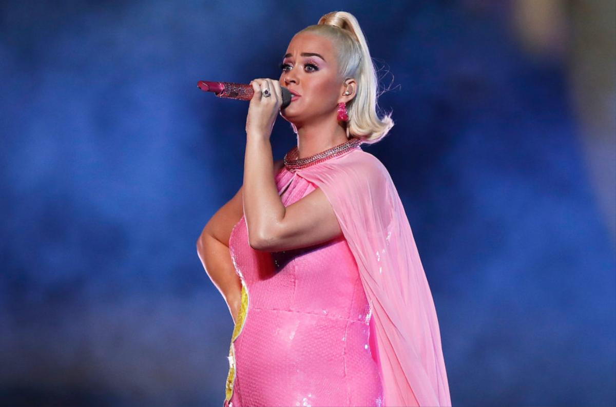 Có ai như Katy Perry: Bụng bầu 8 tháng nhưng vẫn trình diễn 'tưng bừng hoa lá' thế này? Ảnh 2