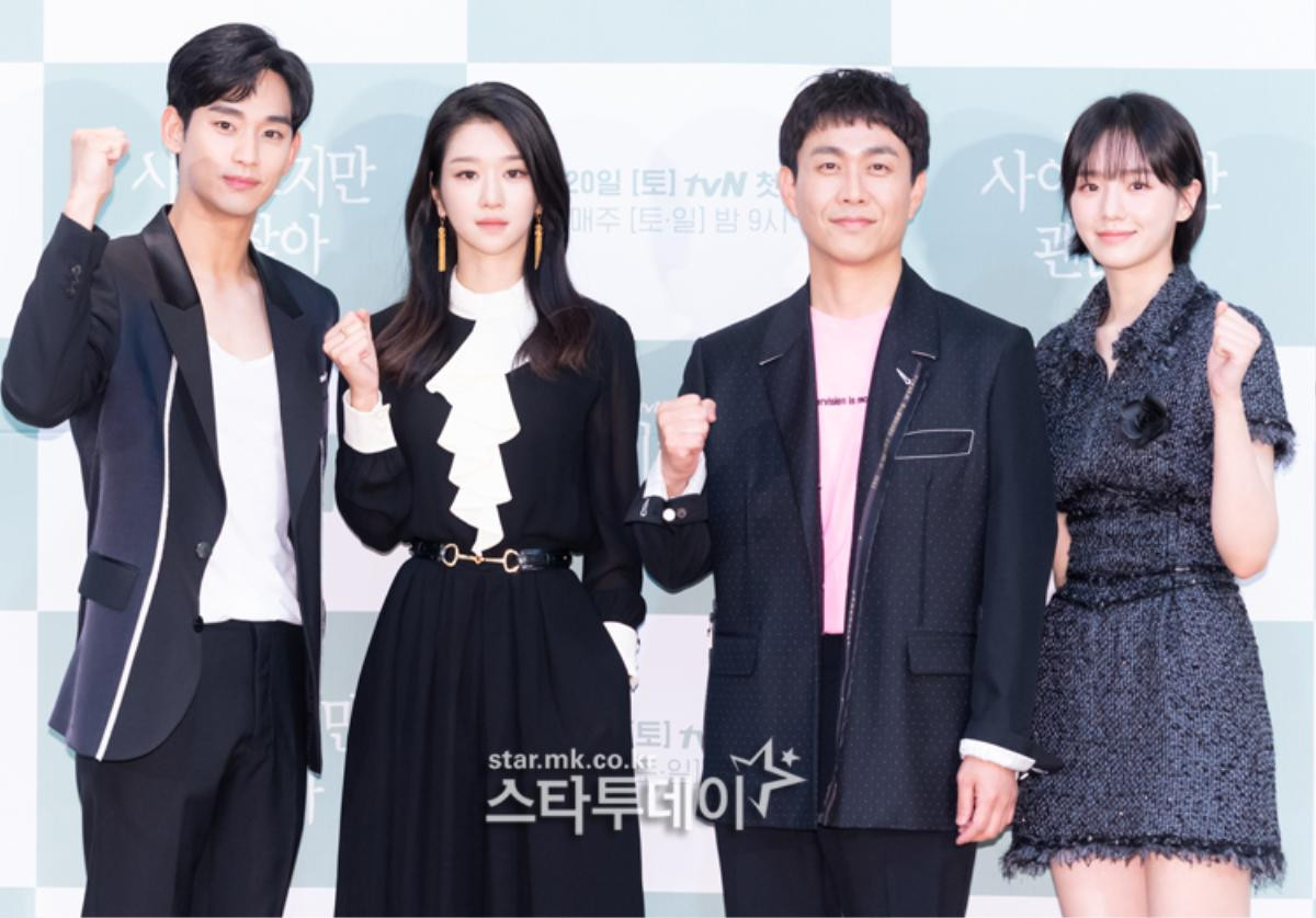 Họp báo 'It’s Okay To Not Be Okay': Seo Ji Ye thần thái sang chảnh bên Kim Soo Hyun Ảnh 1