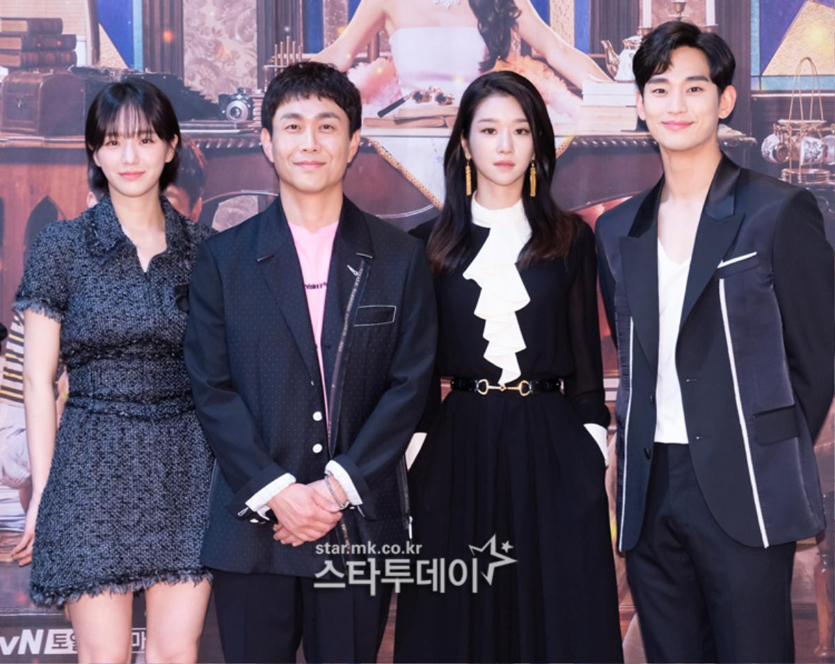 Họp báo 'It’s Okay To Not Be Okay': Seo Ji Ye thần thái sang chảnh bên Kim Soo Hyun Ảnh 2