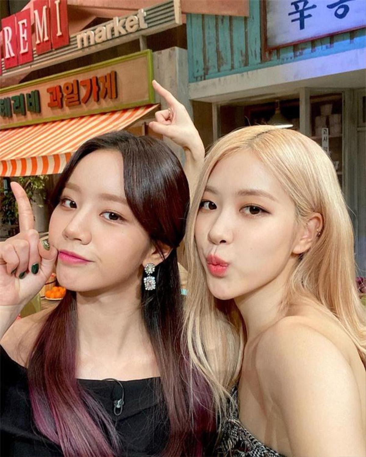 Fan thích thú trước món quà sinh nhật ngọt ngào Rosé (BLACKPINK) dành tặng Hyeri (Girl's Day) Ảnh 1