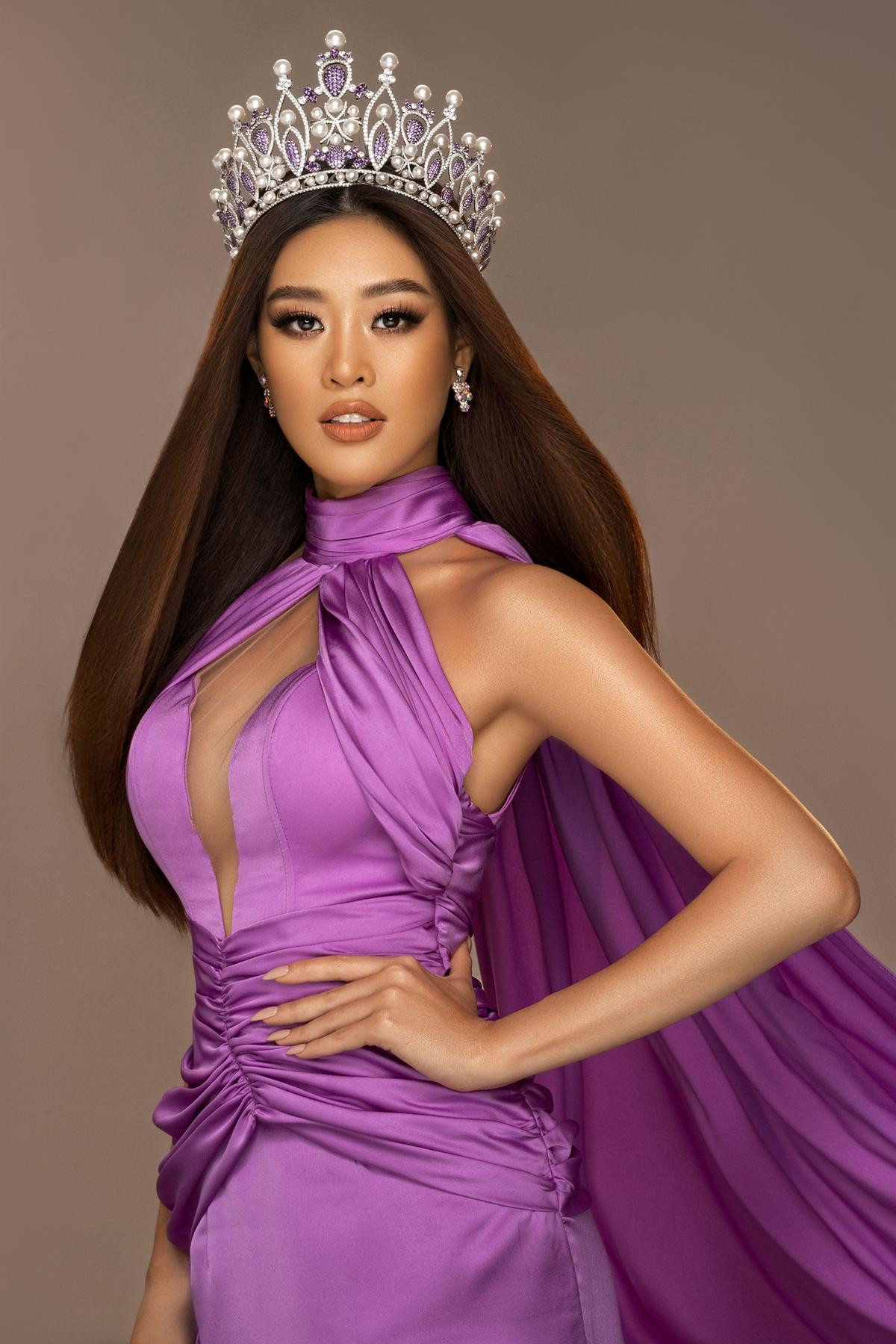 Khánh Vân 'thả xích' bộ ảnh mới đầy khí chất, dàn đối thủ Miss Universe 2020 phải dè chừng Ảnh 9