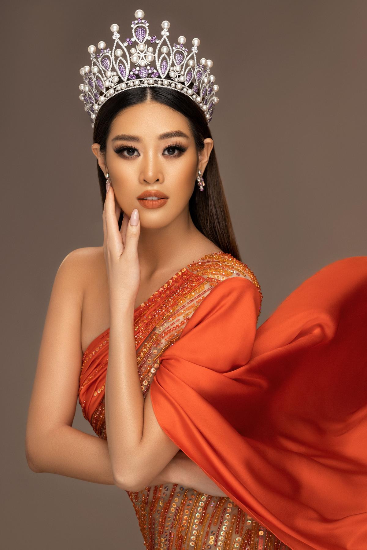 Khánh Vân 'thả xích' bộ ảnh mới đầy khí chất, dàn đối thủ Miss Universe 2020 phải dè chừng Ảnh 3