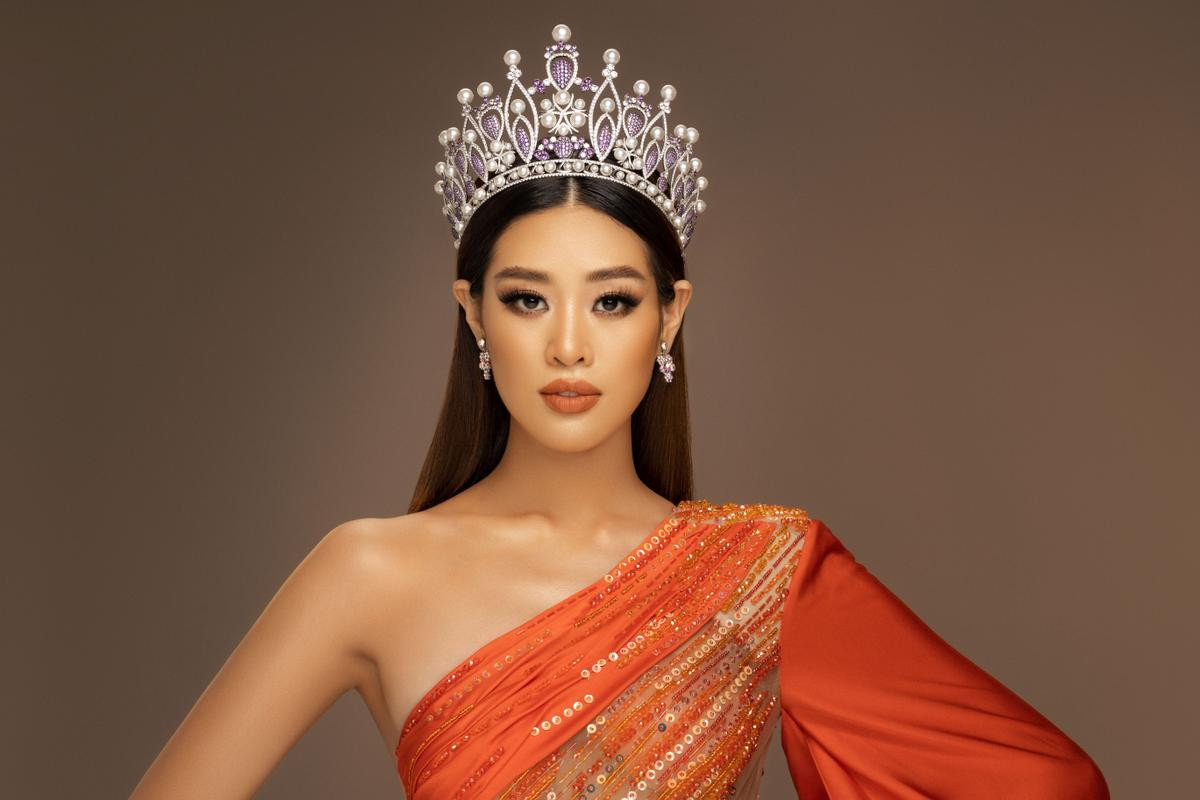 Khánh Vân 'thả xích' bộ ảnh mới đầy khí chất, dàn đối thủ Miss Universe 2020 phải dè chừng Ảnh 1