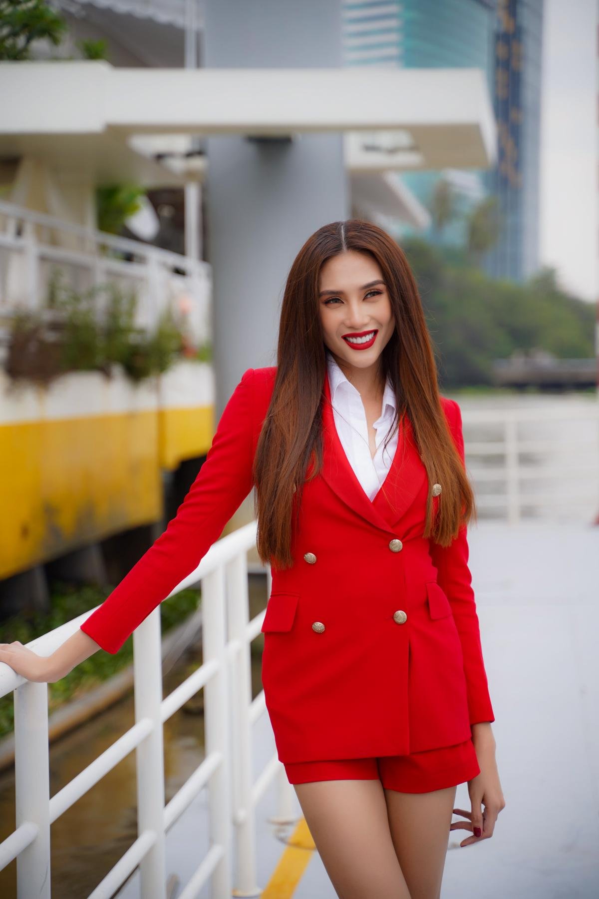 Minh Hằng đạp xe, phơi nắng suốt 4 tiếng ở Hội An chung tay quảng bá hình ảnh đất nước sau dịch COVID-19 Ảnh 9