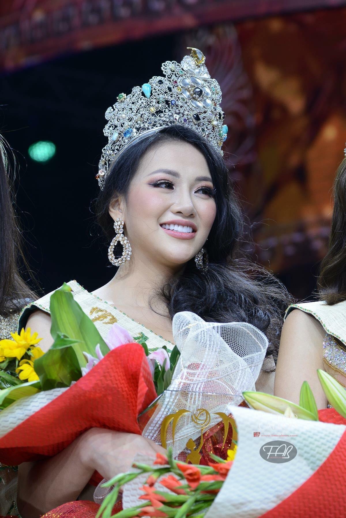 Phương Khánh lọt Top 5 Miss Earth đẹp nhất thập kỉ, Tường San hạng 35 Miss International Ảnh 1