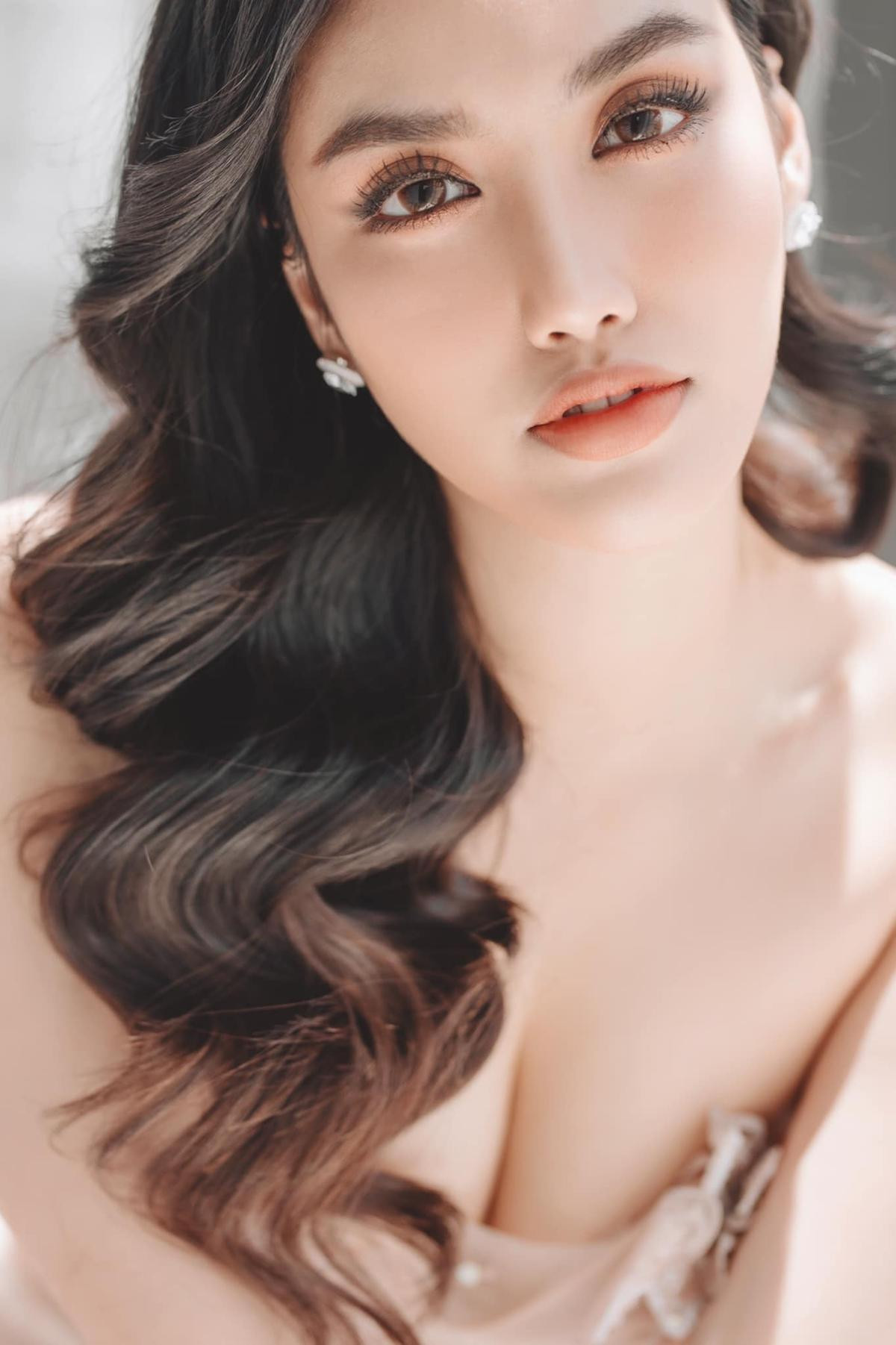 Lan Khuê 'tái xuất' với nhan sắc xinh đẹp như nàng thơ: Thần thái Top 11 Miss World là đây! Ảnh 1